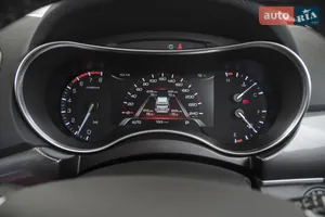 Інтегрована приладова панель з 7-дюймовим ЖК-дисплеєм